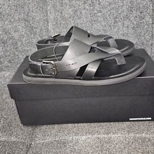 Men black leather kenneth cole sandal size 7.